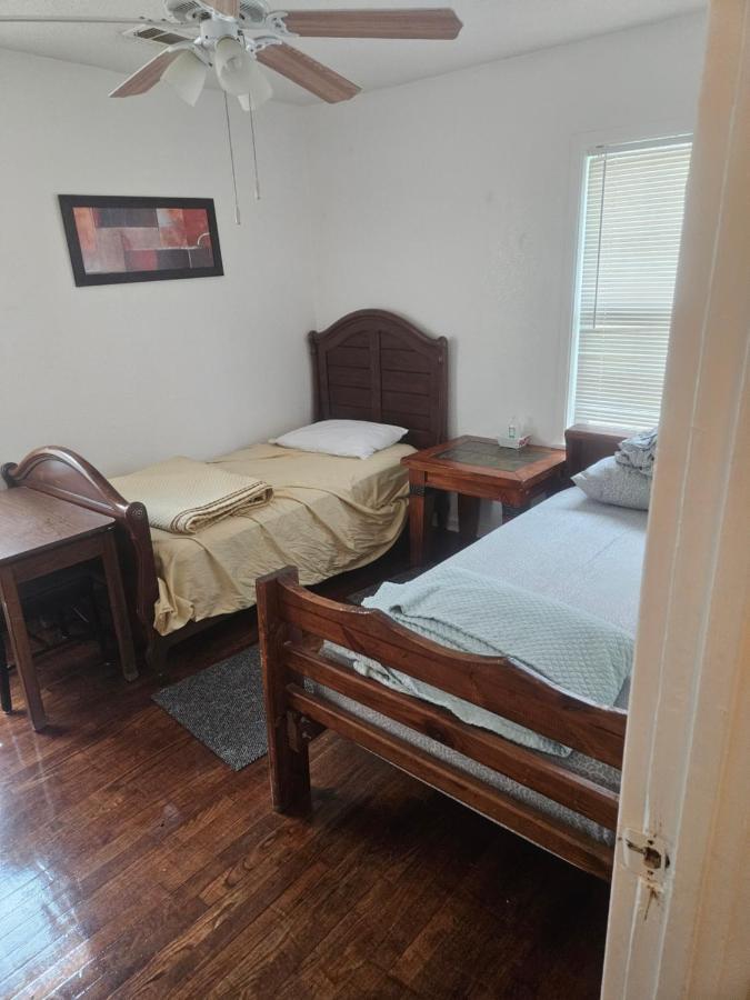 Reststop Hostel Houston Dış mekan fotoğraf